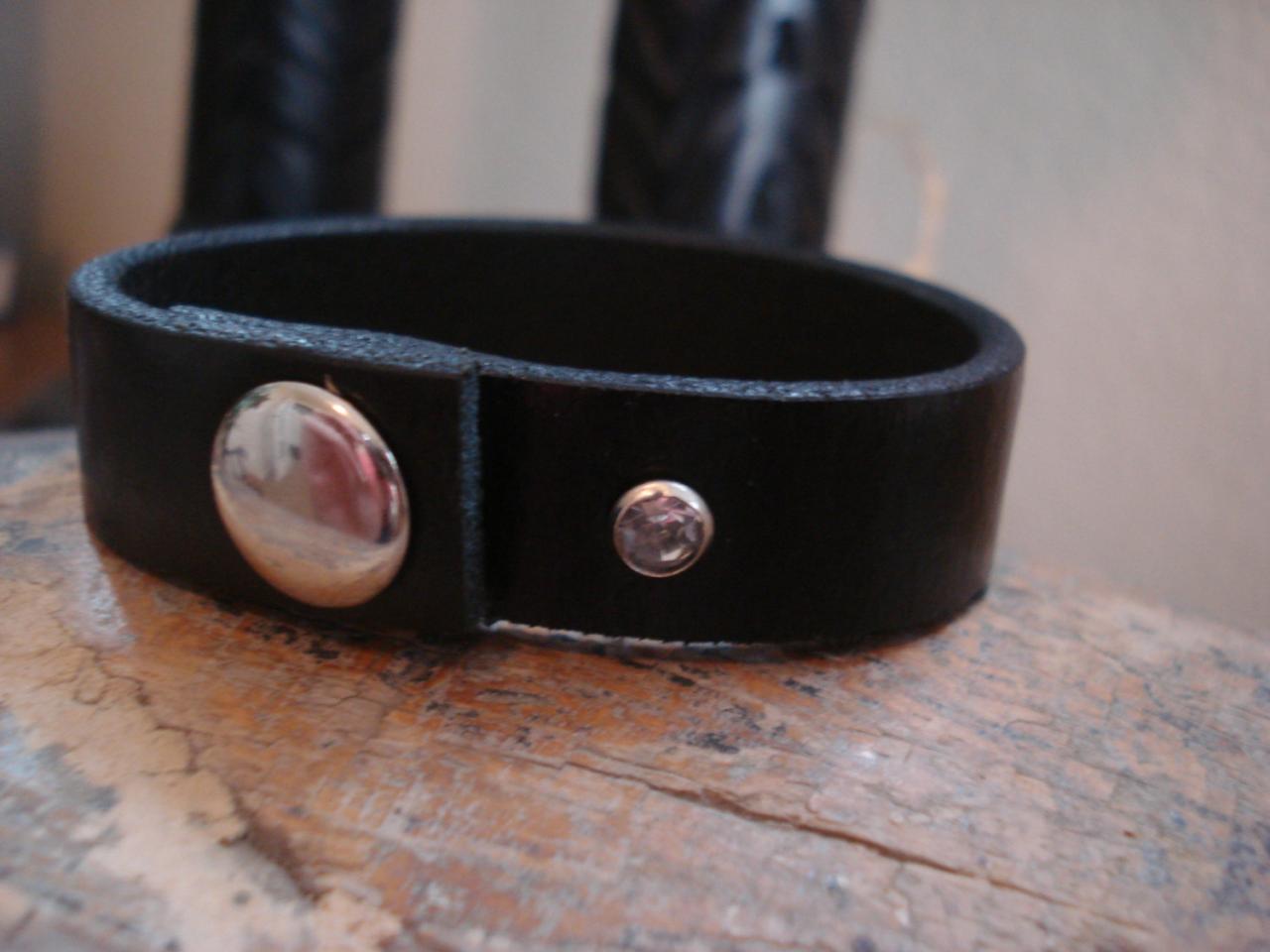 Simple Black Leather Cuff Bracelet With One Rhinestone